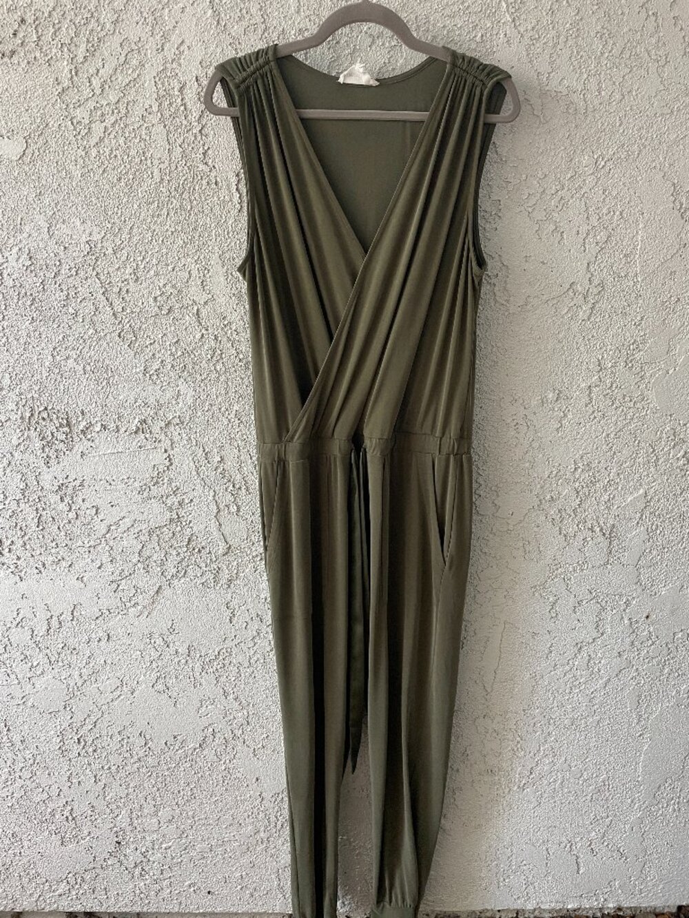Heartloom Olive Green Surplice Sleeveless Jogger Jumpsuit Size Large